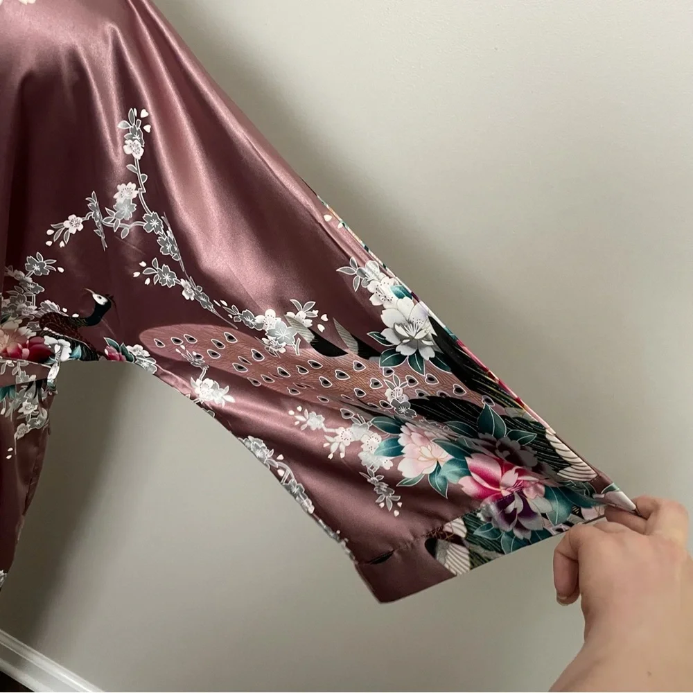Kim and Ono Robe Kimono Charmeuse Asian Floral Silky Satin Long Pockets Pink - Picture 8 of 13